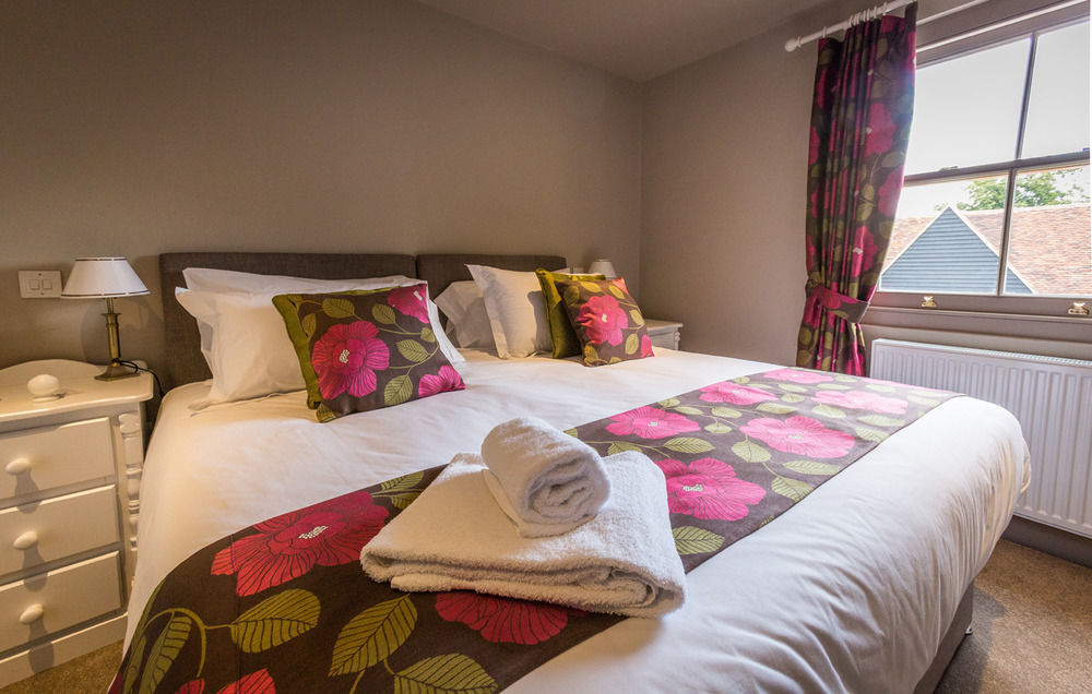 The Harvard Inn Сток Экстерьер фото