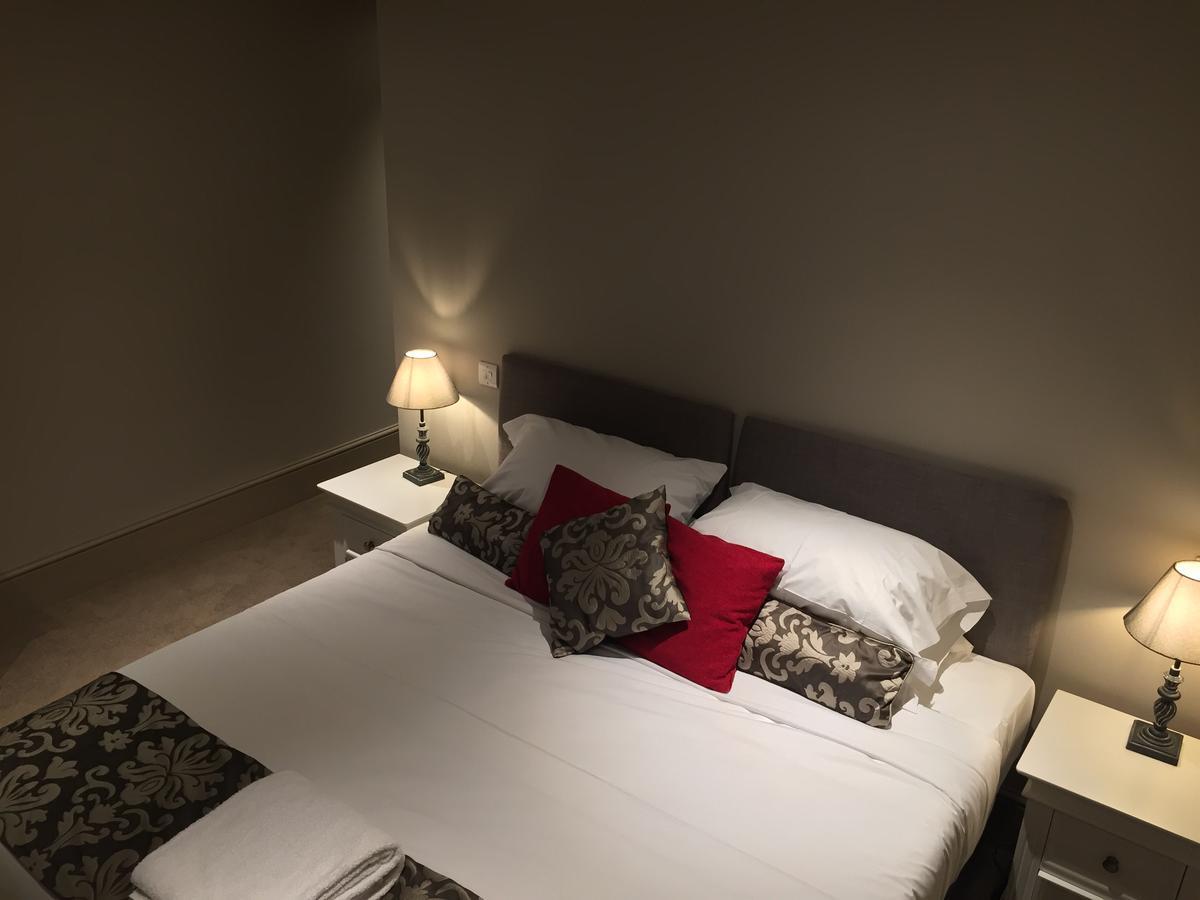 The Harvard Inn Сток Экстерьер фото